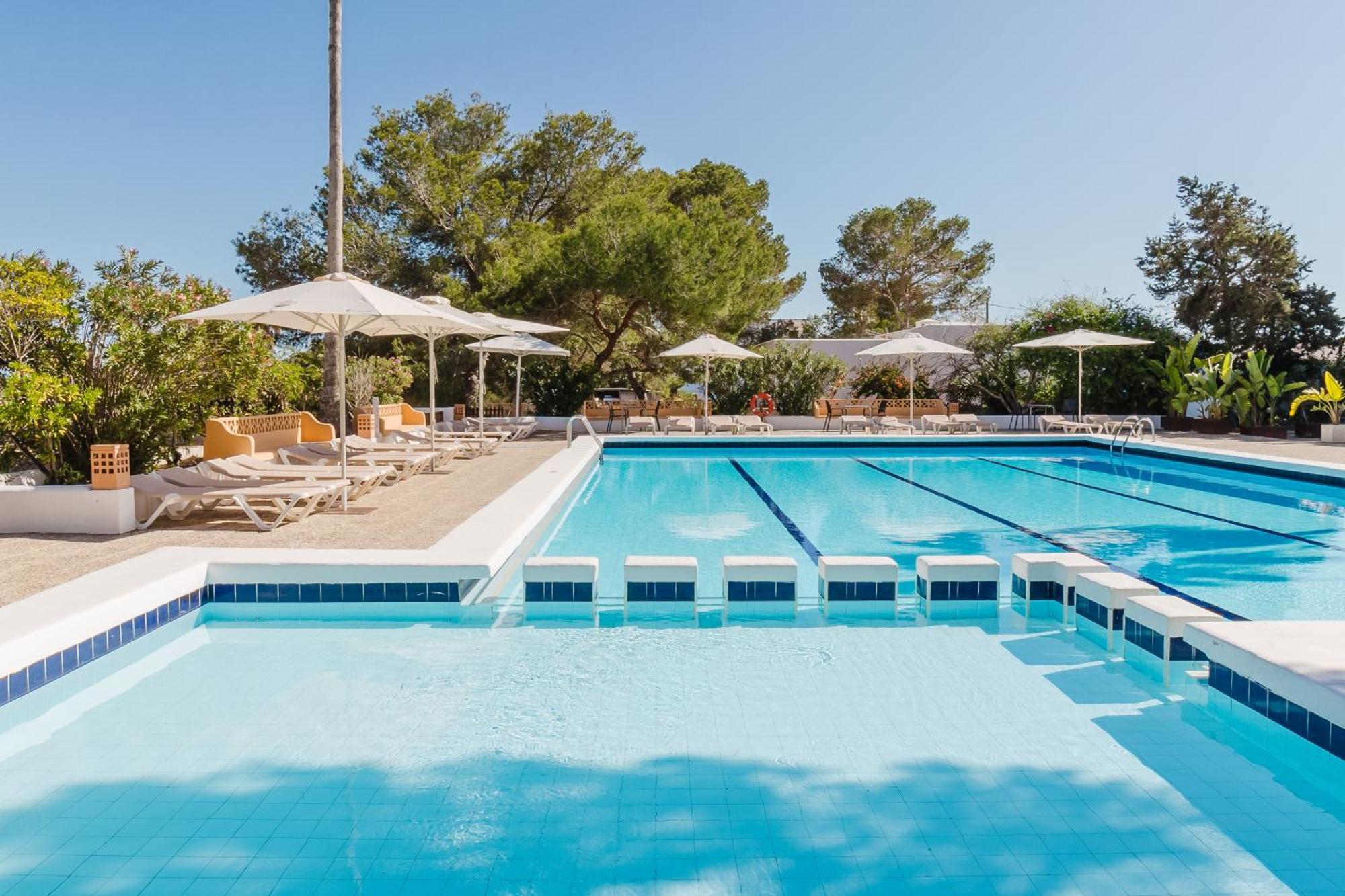 Bungalows Es Pins - Emar Hotels Playa Migjorn Exterior foto